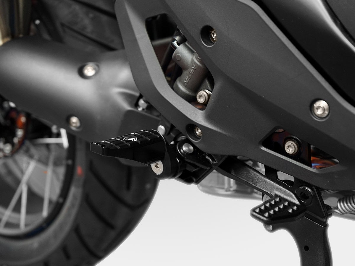 Ducabike DBK KPDM07 BMW R1300GS Sport Adjustable Pilot Footpegs Kit