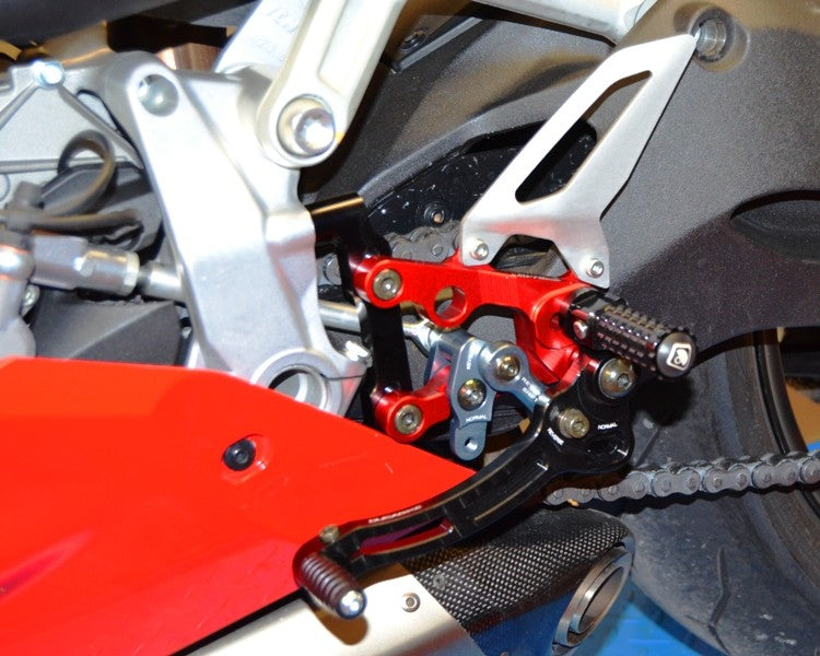 Ducabike DBK PR119903 Adjustable Rearset SBK Panigale - BLACK-RED