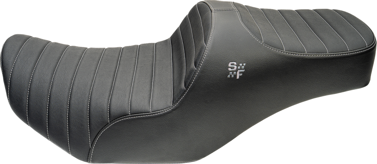 Slyfox Chariot Seat - Silver Classic Stitch - Silver Logo - FLH/FLT '09-'23.5
