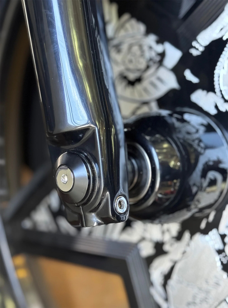 Paul Yaffe Bagger Nation Y-Axle With Smooth Style Axle Cover Kit - Custom - Front - Black - 1"