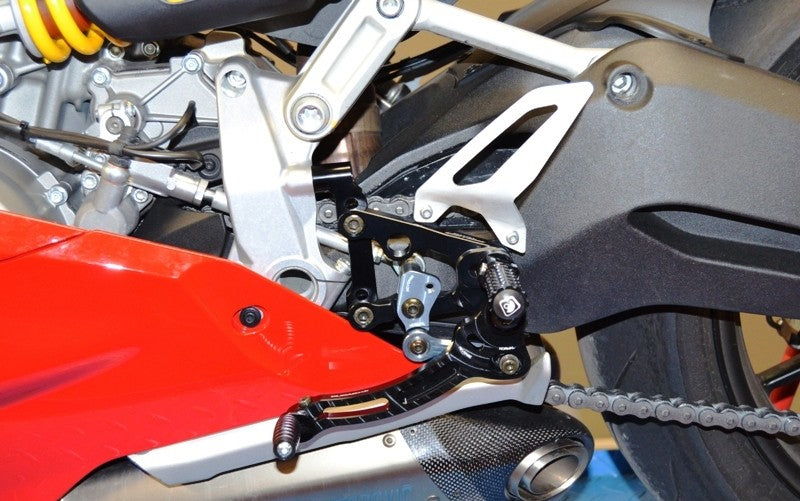 Ducabike DBK PR119903 Adjustable Rearset SBK Panigale - BLACK-BLACK
