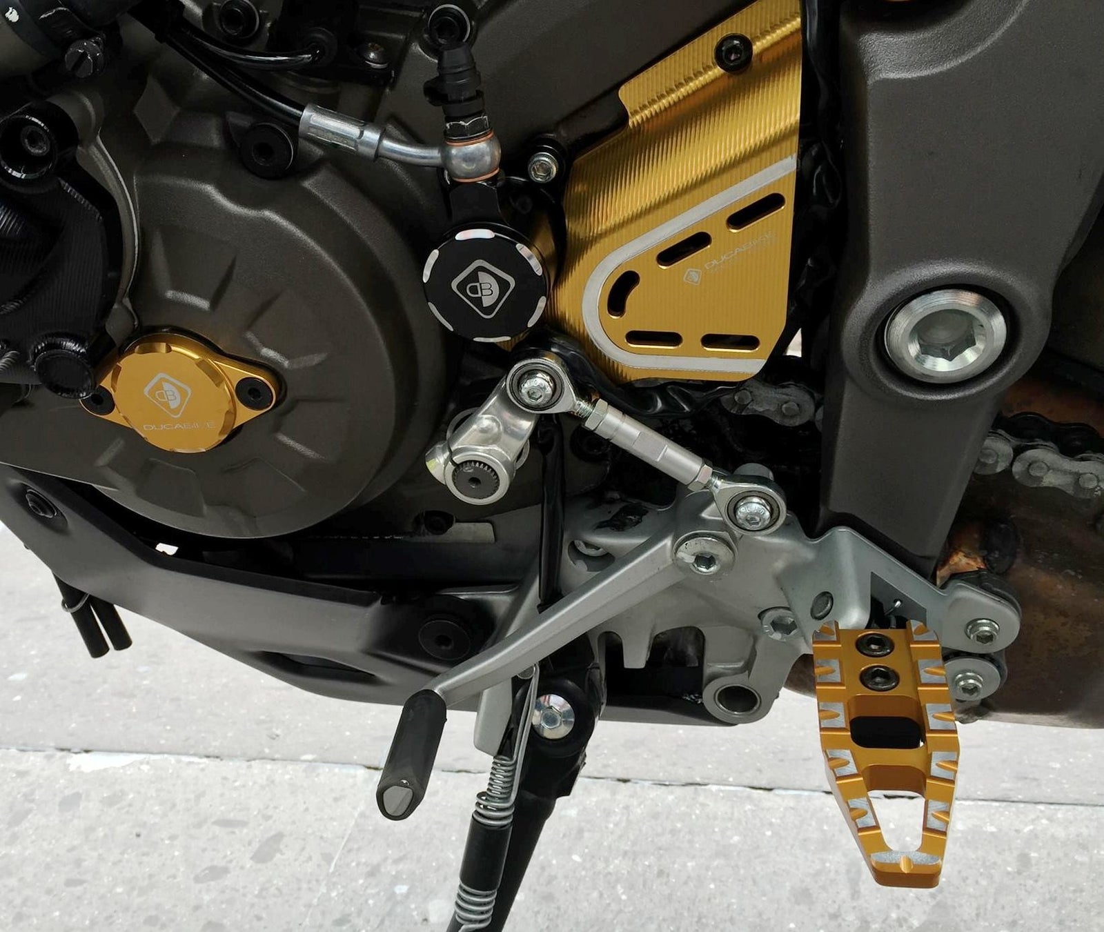 Ducabike DBK PPDVP05 Adjustable Passengers Pegs - GOLD