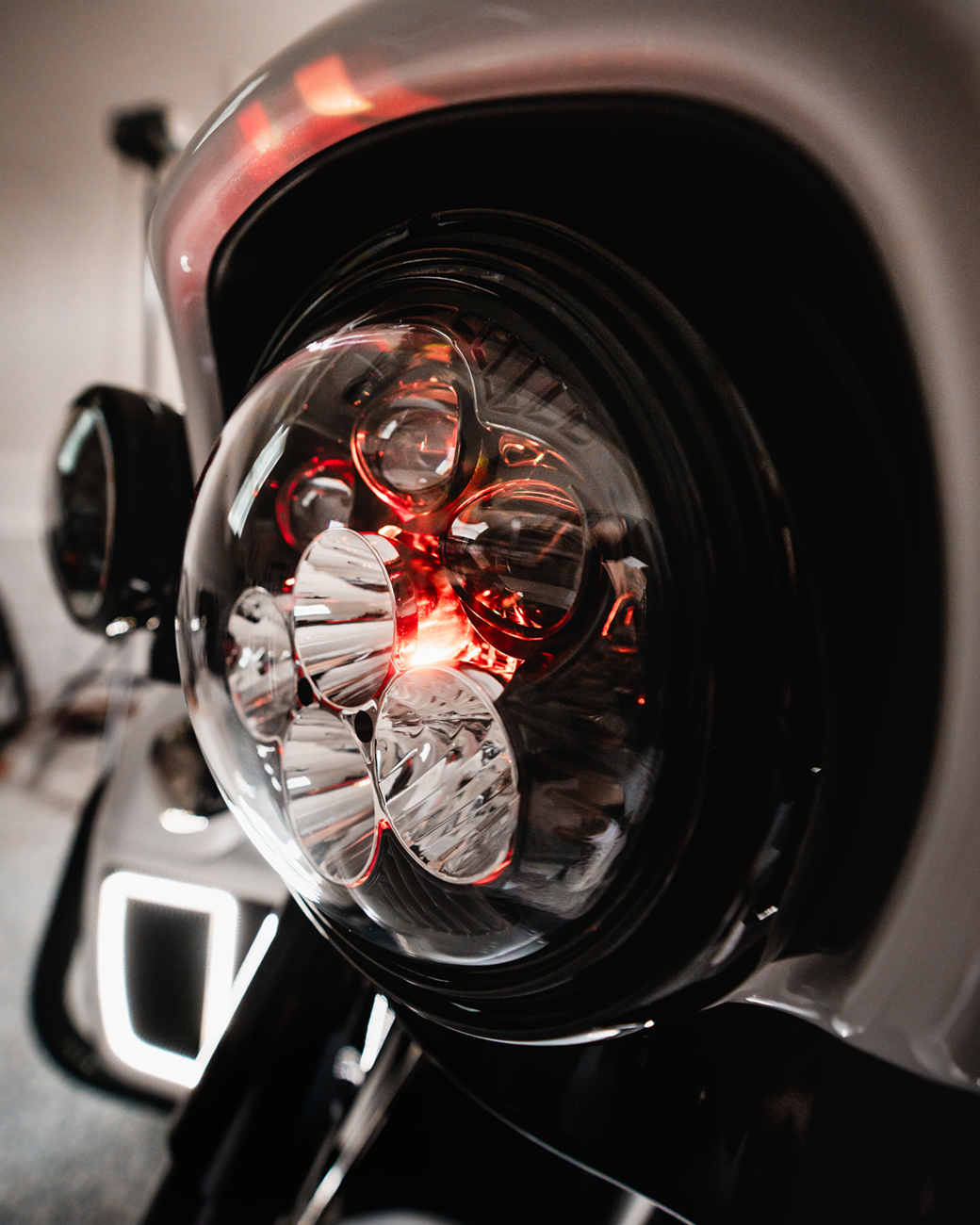 Custom Dynamics Headlight - Shark Demon® - LED - Color Changing