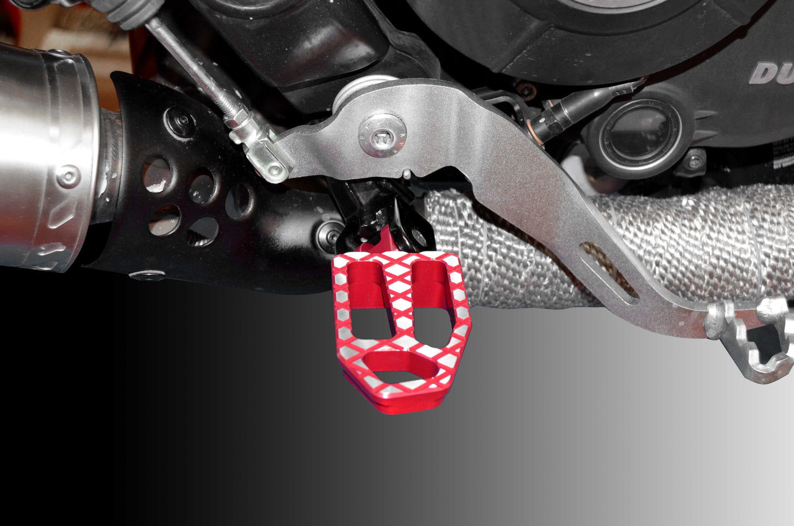 Ducabike DBK PPDV09 Pilot Footpegs - RED