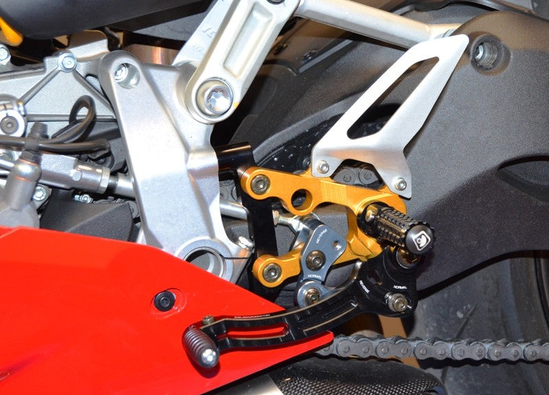 Ducabike DBK PR119903 Adjustable Rearset SBK Panigale - BLACK-GOLD