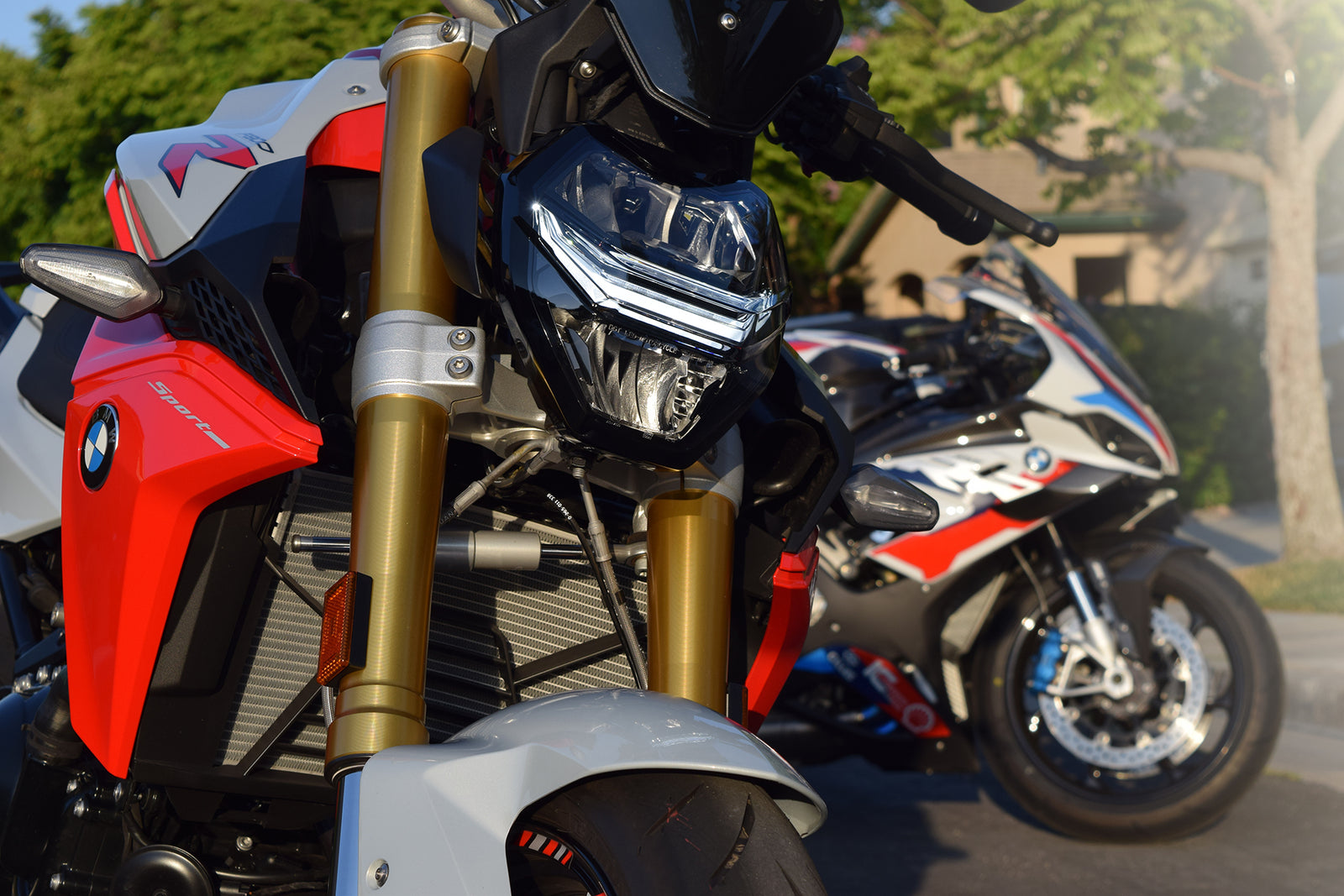 BT Moto F900R.jpg