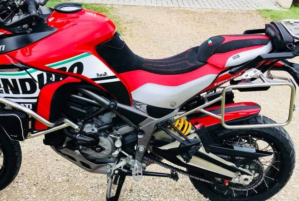 Ducabike DBK Csmtscen MTS Enduro Comfort Seat Cover - BLACK-RED-SILVER