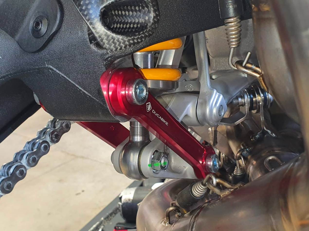 Ducabike DBK ADR07 SFV4/PAN.V4 REAR REACTION RODS 16mm. - RED