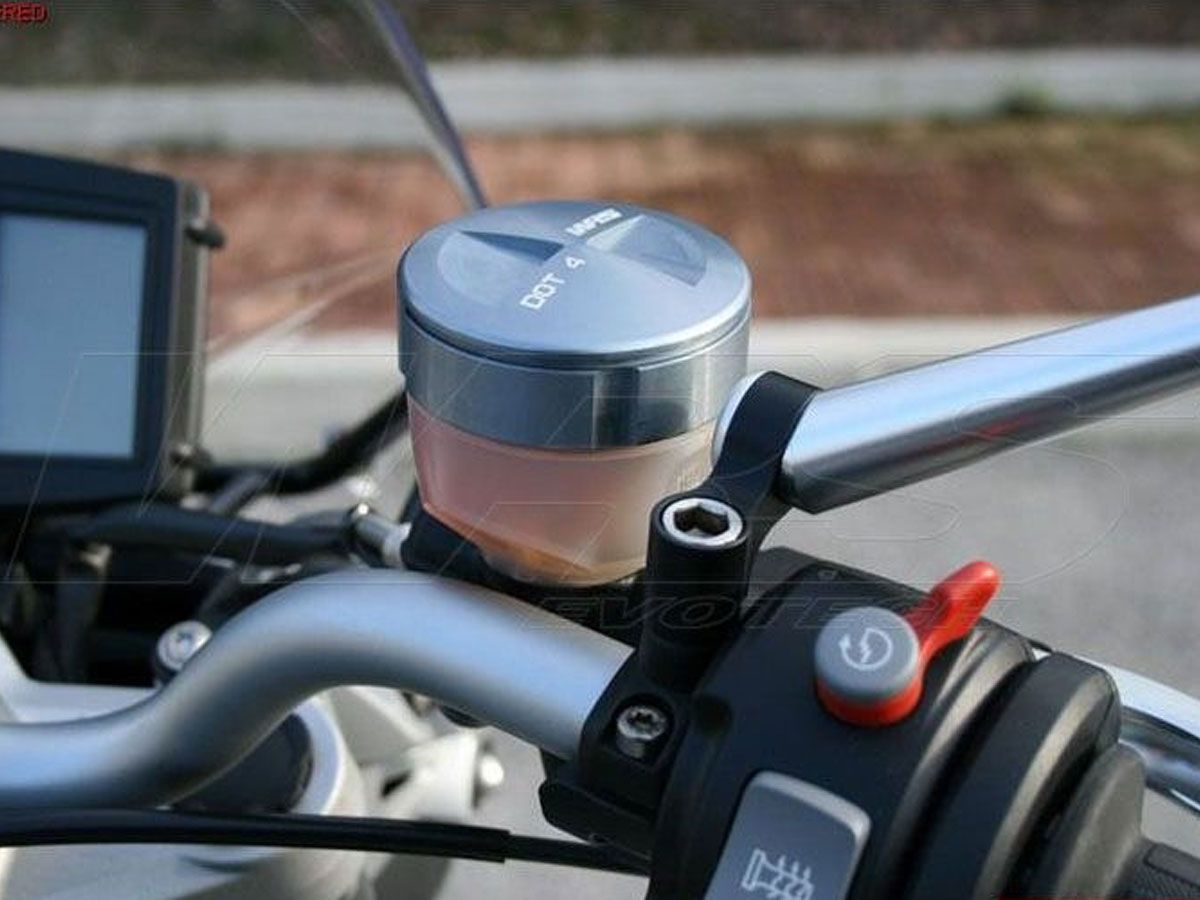 PAIR OF BRAKE OIL TANK CAPS - CLUTCH BMW