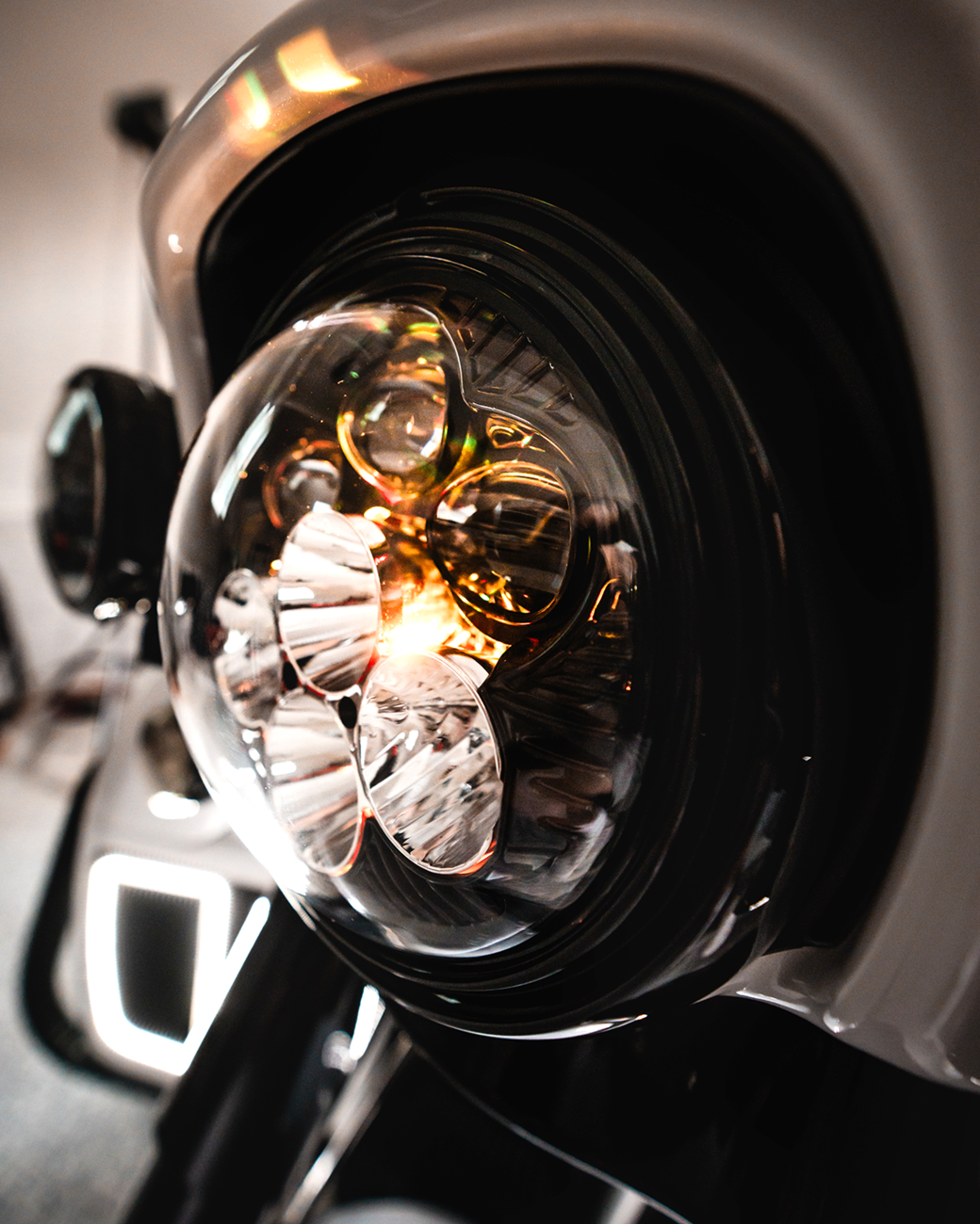 Custom Dynamics Headlight - Shark Demon® - LED - Color Changing