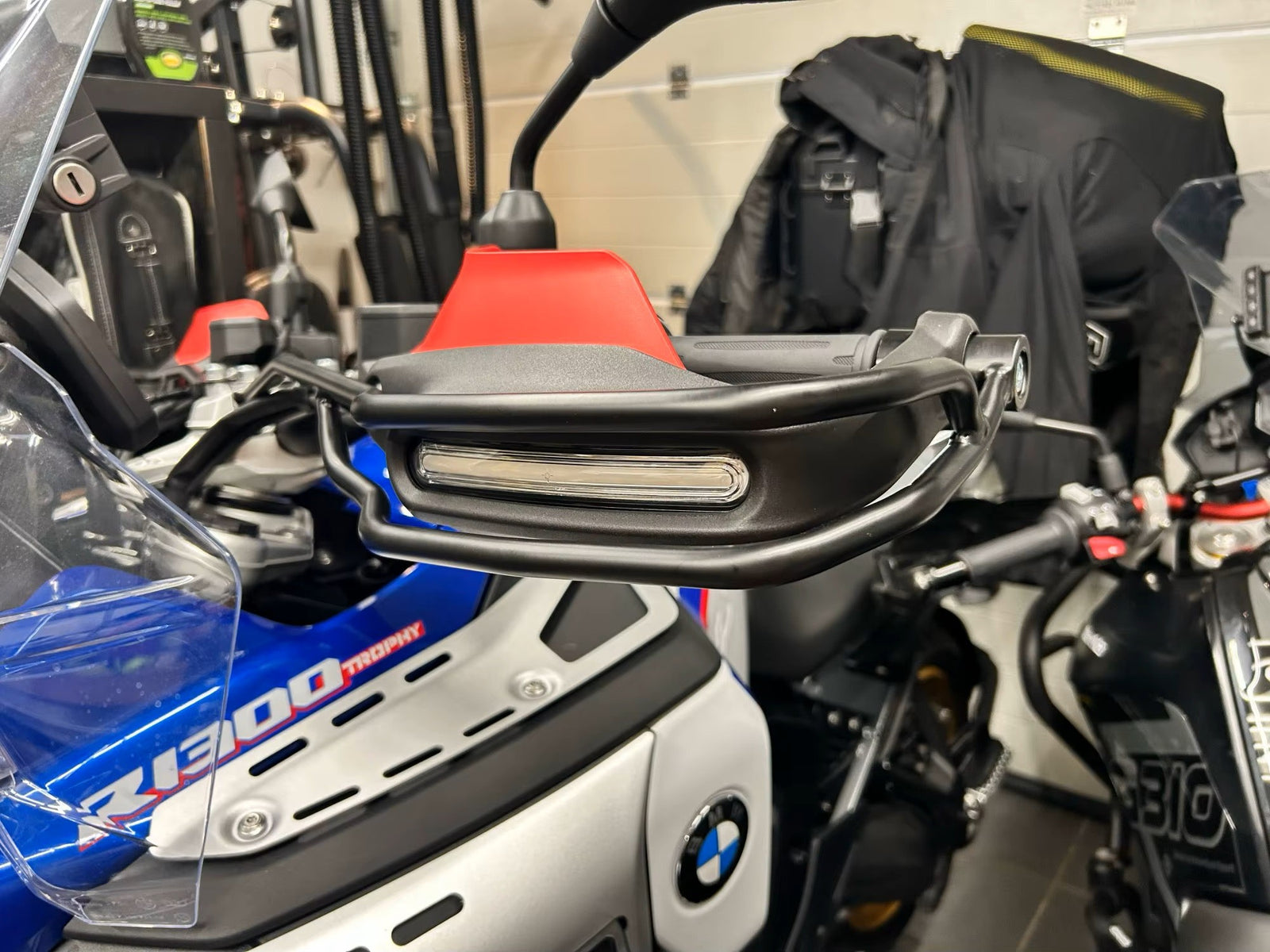Ducabike DBK PTP01 BMW R1300 GS Hand Guard Levers Shield