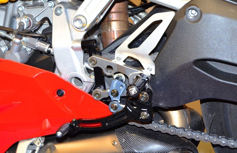 Ducabike DBK PR119903 Adjustable Rearset SBK Panigale - BLACK-SILVER