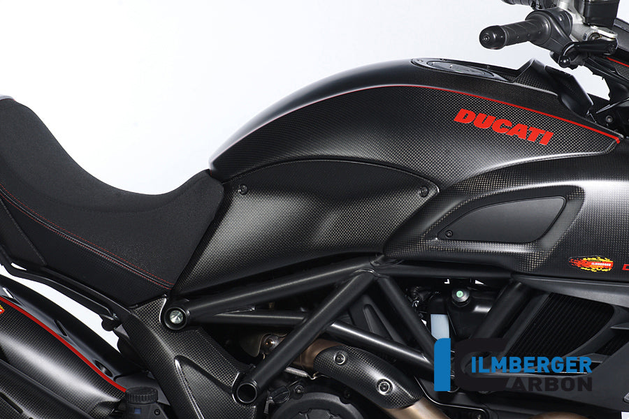 Ilmberger Carbon Right Side Cover On Tank Carbon