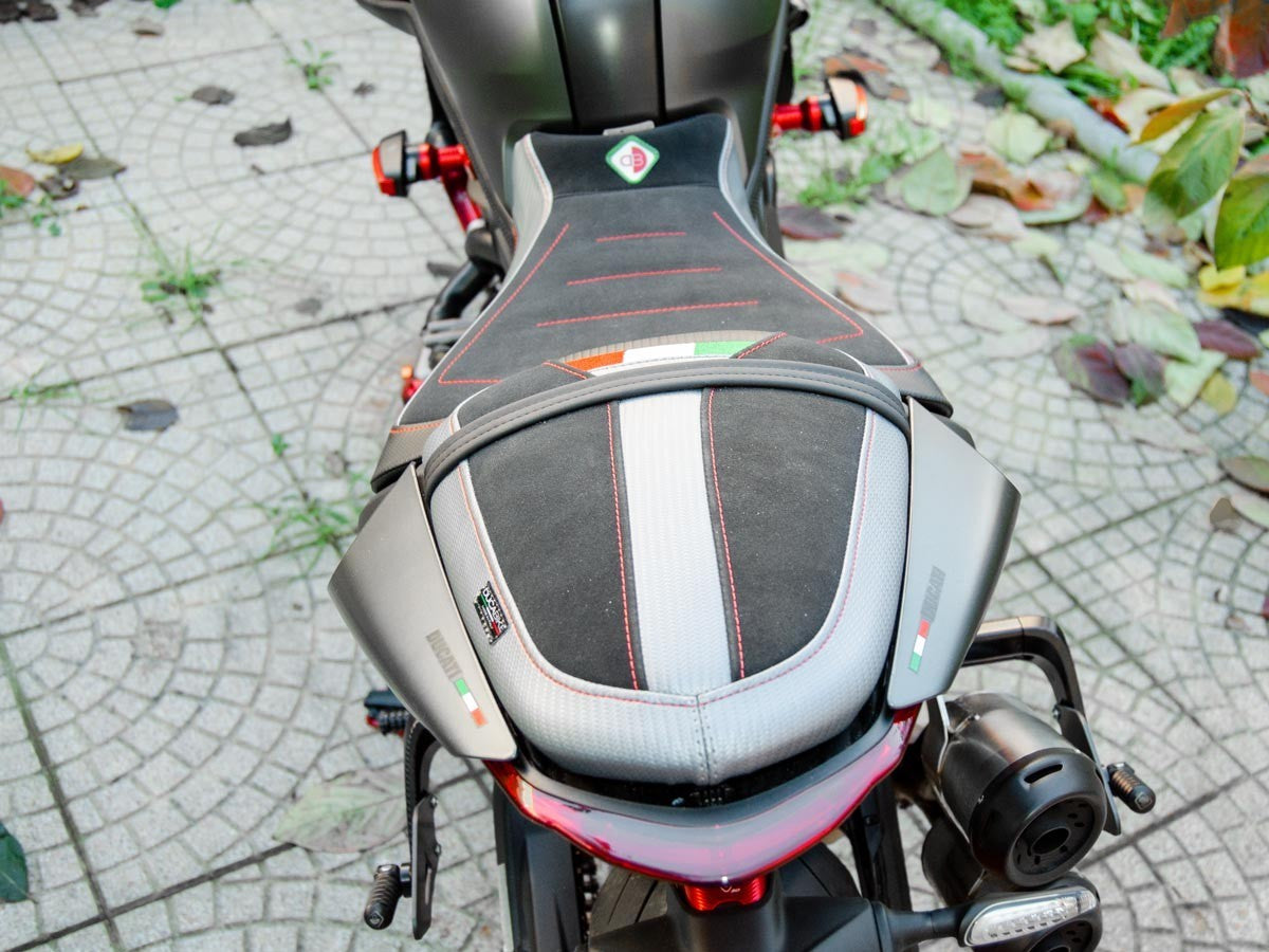 Ducabike DBK Csm9c01 M937 Comfort Seat Cover - BLACK-GREY