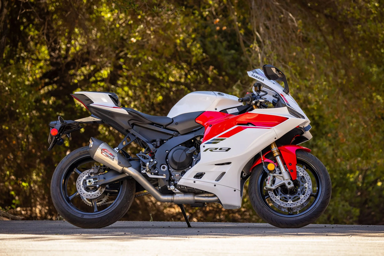 Yoshimura R9 25-26 AT2 Stainless Full Exhaust, W/ Stainless Muffler