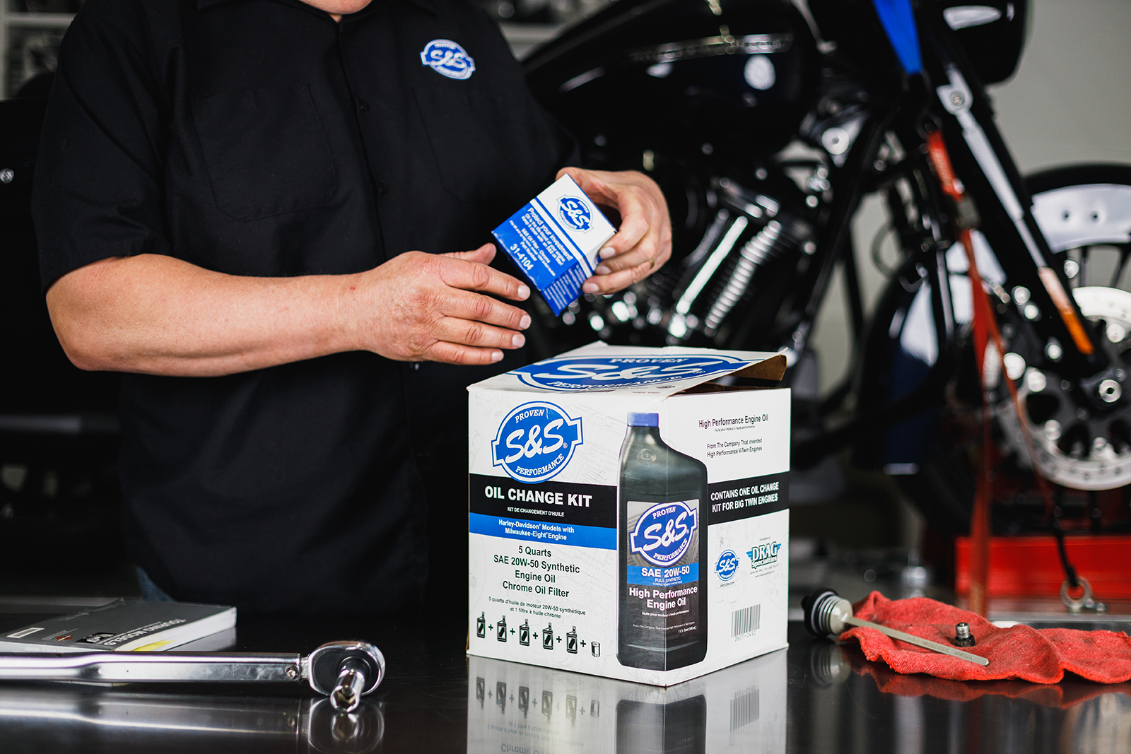 S&S Cycle Oil Change Kit - Chrome Filter - M8 - 5 US Quarts