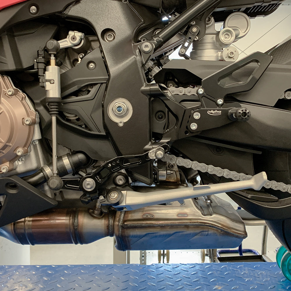 Distance bush gear lever