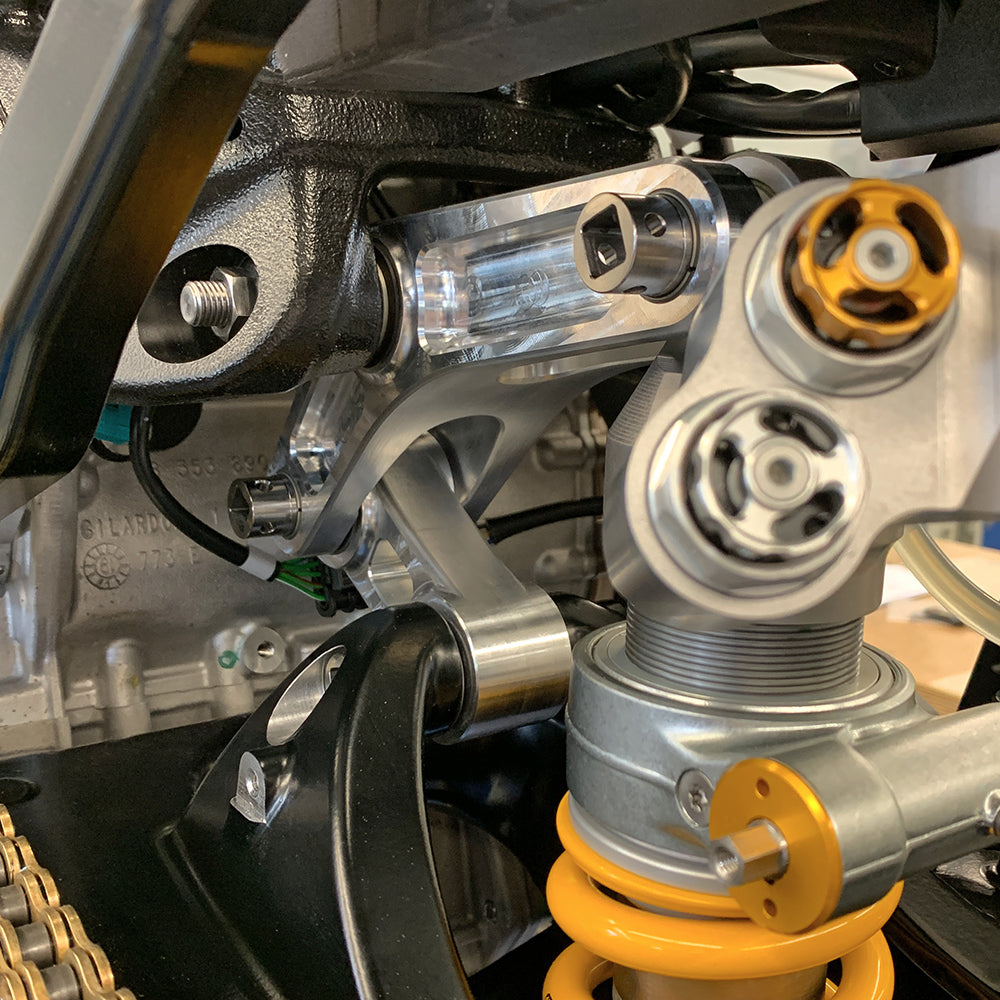 Bolt kit link assembly
