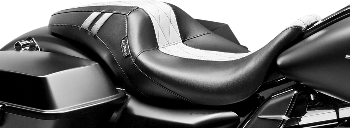 Le Pera Outcast GT Seat - Full-Length - W/O Backrest - Black Double Diamond W/White Inlay - FL '08-'23