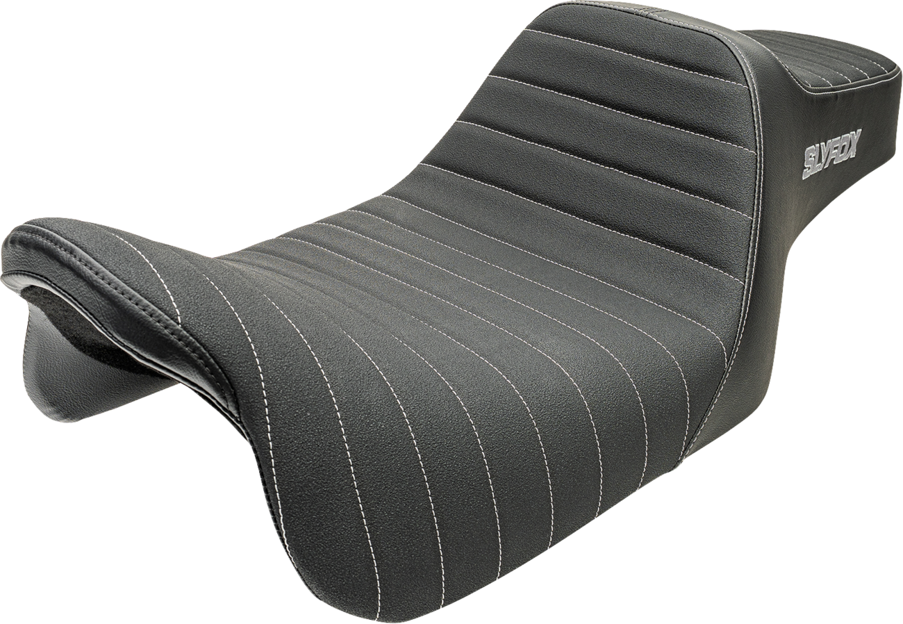 Slyfox Highnoon Seat - Vinyl - Classic Stitch - Silver Logo - FLH/FLT '08-'24