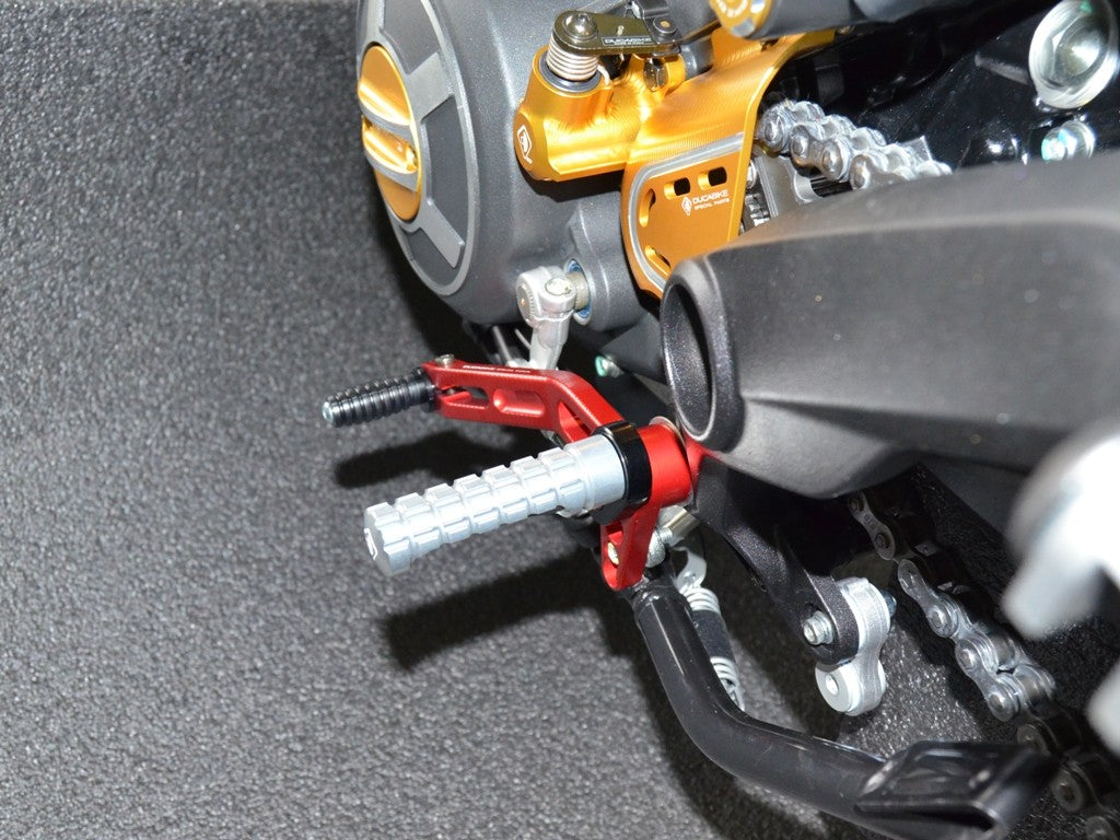 Ducabike DBK PPSCRA02 Adjustable Foot Pegs Scrambler - SILVER