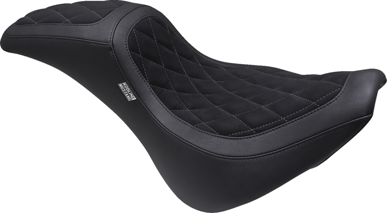 Mustang Signature Series Fastback™ - Vinyl/Alcantara® - Diamond Stitch W/ Gun Metal Thread - FX '18-'25