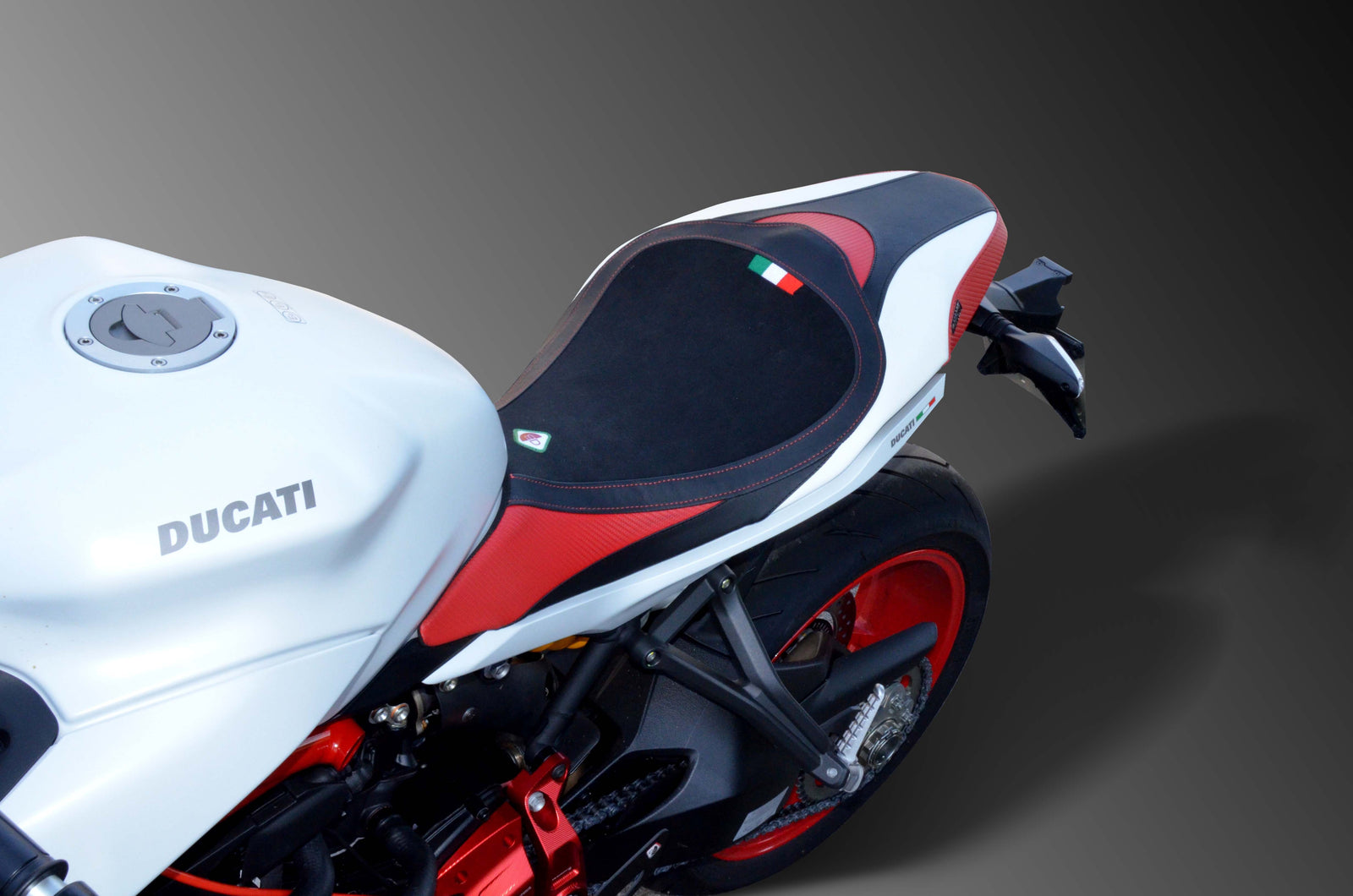 Ducabike DBK Csss01 SS My17 Seat Cover - BLACK-RED-WHITE