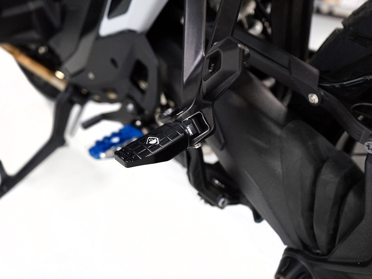 Ducabike DBK KPDM09 BMW R1300GS Sport Passenger Footpegs Kit