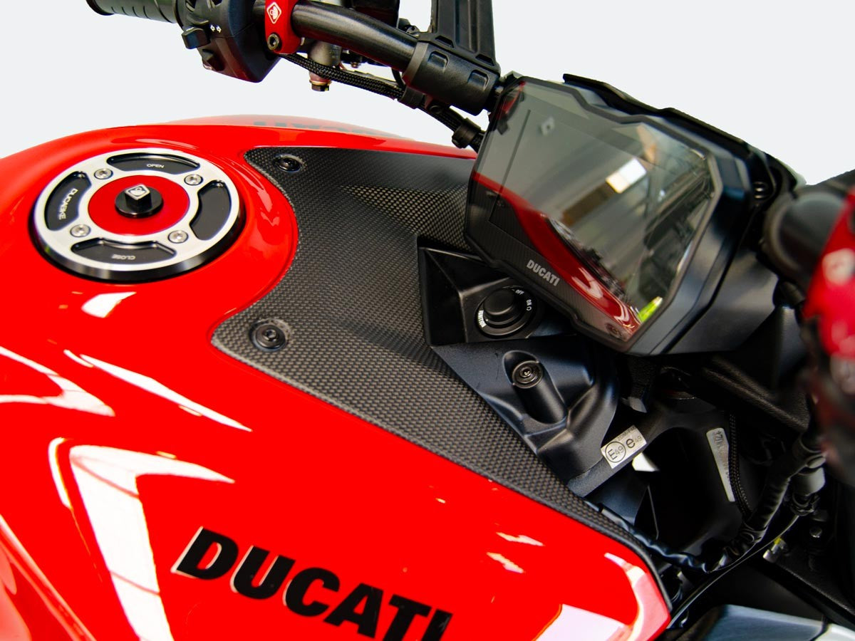 Ducabike DBK CRB81O Diavel V4 Matt Carbon Tank Cover