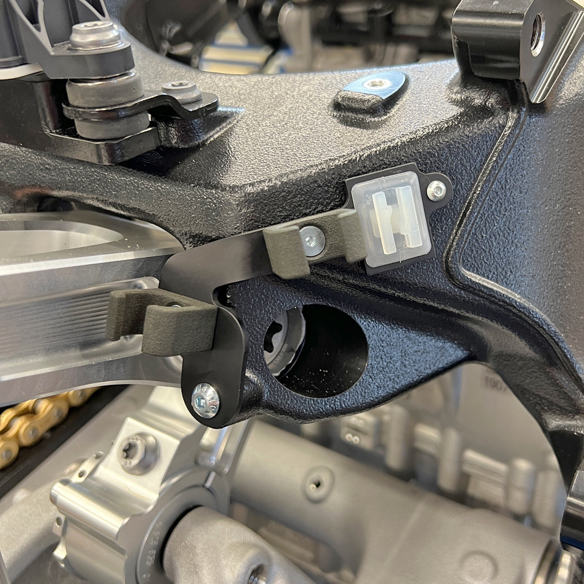 Alpha Racing Mounting kit for M RCK wiring loom