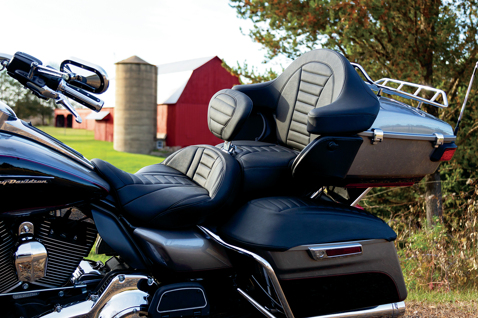 Mustang Deluxe Touring Seat - FL '08-'25