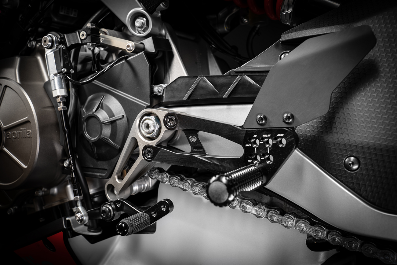 Gilles Tooling FXR Rearset - Black - Aprilia