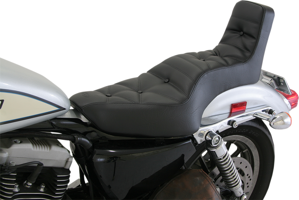 Mustang Throwback™ Seat - '04+ XL