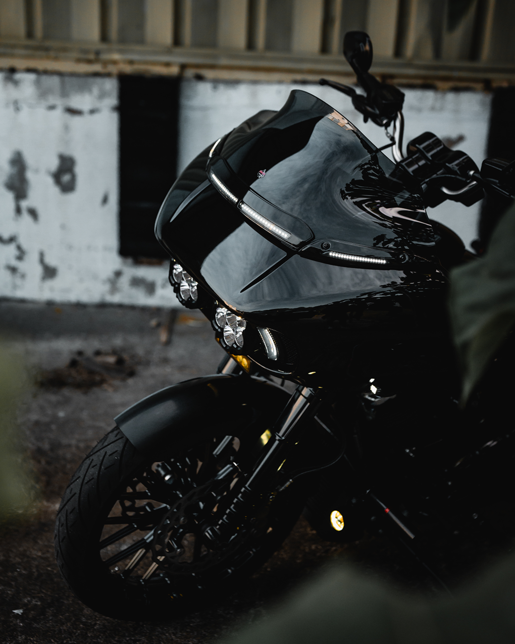 Custom Dynamics Shark Demon® 2 Headlight - Road Glide