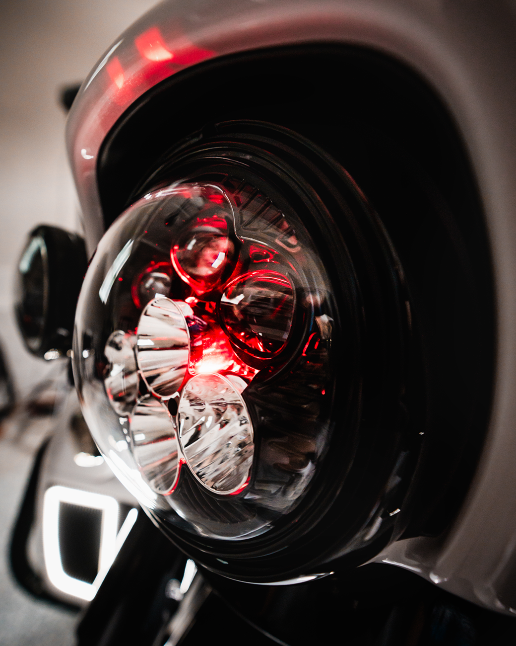 Custom Dynamics Headlight - Shark Demon® - LED - Color Changing