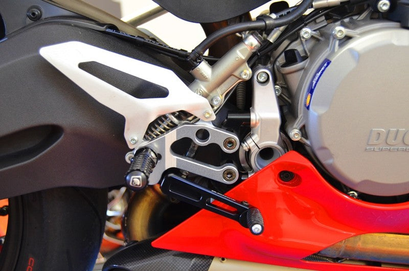Ducabike DBK PR119903 Adjustable Rearset SBK Panigale - BLACK-SILVER
