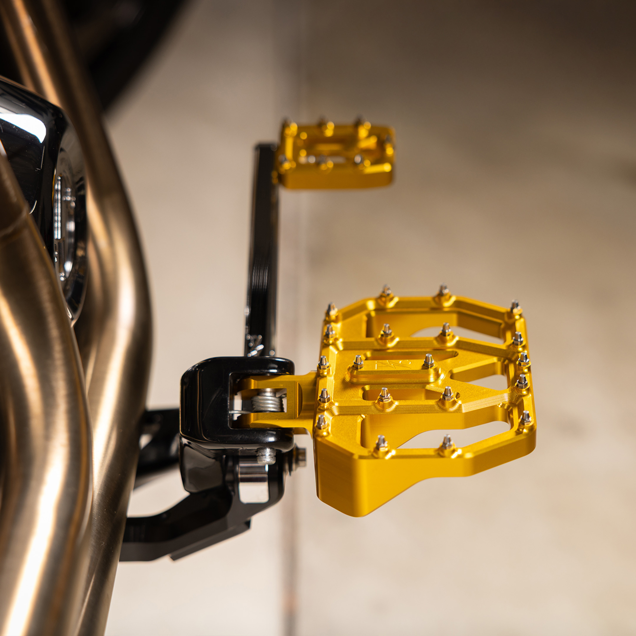 Thrashin Supply CO. Mini Aggressor Floorboards - Gold - Rear