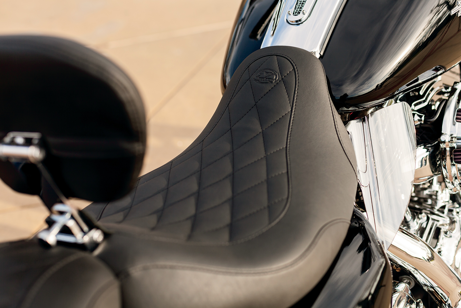 Mustang Wide Tripper™ Solo Seat - With Removable Driver Backrest - FL '08-'25