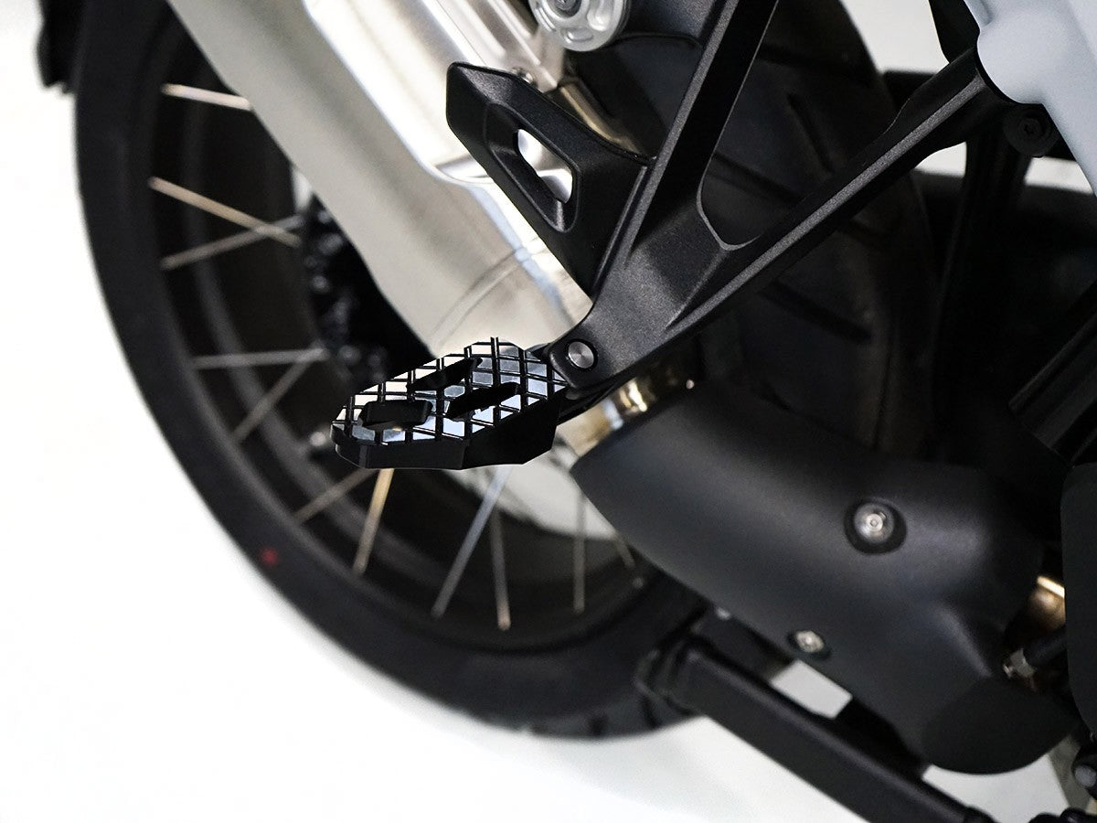Ducabike DBK KPDM10 BMW R1300GS Touring Passenger Footpegs Kit