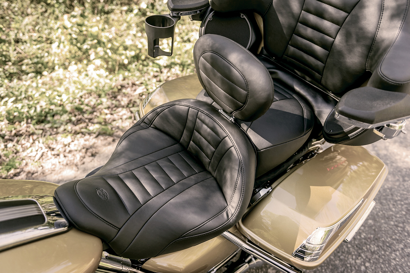 Mustang Deluxe Touring Seat - FL '08-'25