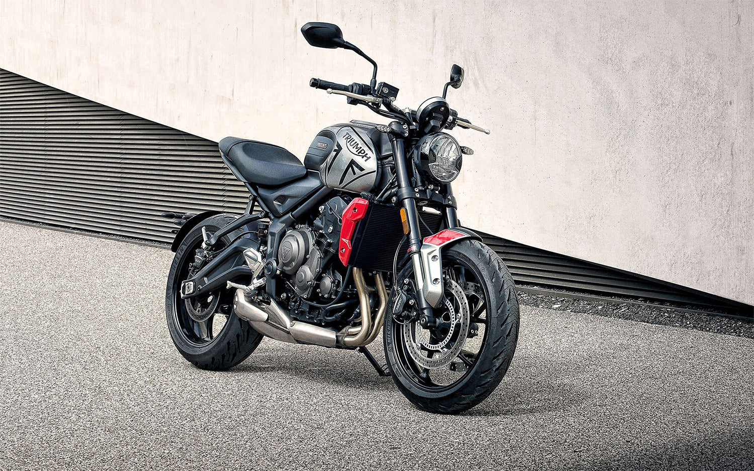 BT Moto compressed-Speed-Triple-660.jpg