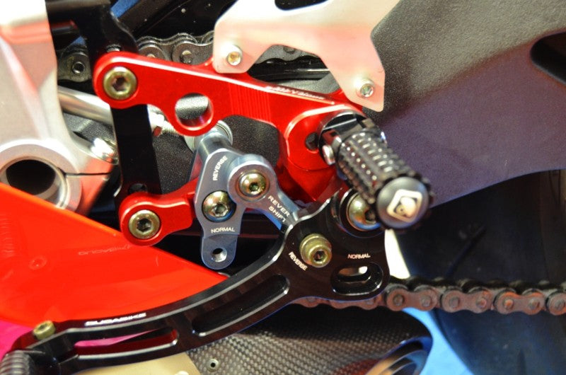 Ducabike DBK PR119903 Adjustable Rearset SBK Panigale - BLACK-RED
