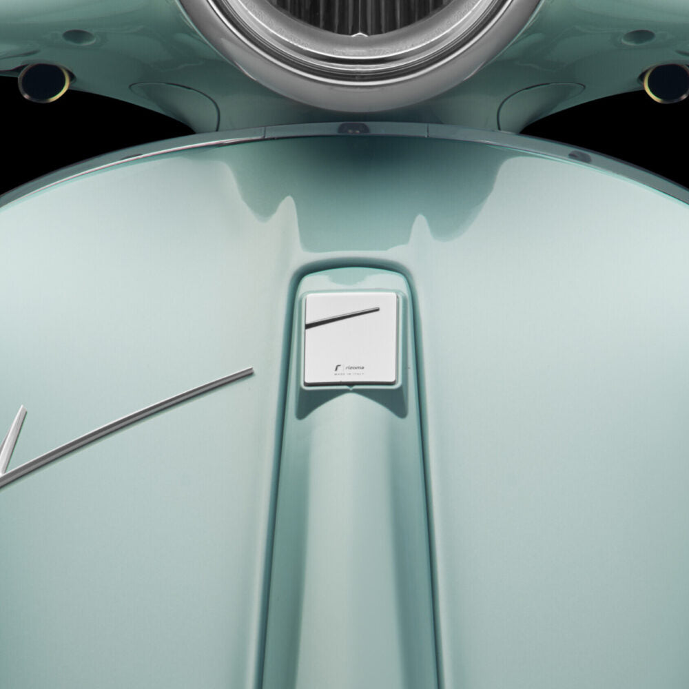 Rizoma Resto Mod Front Emblem
