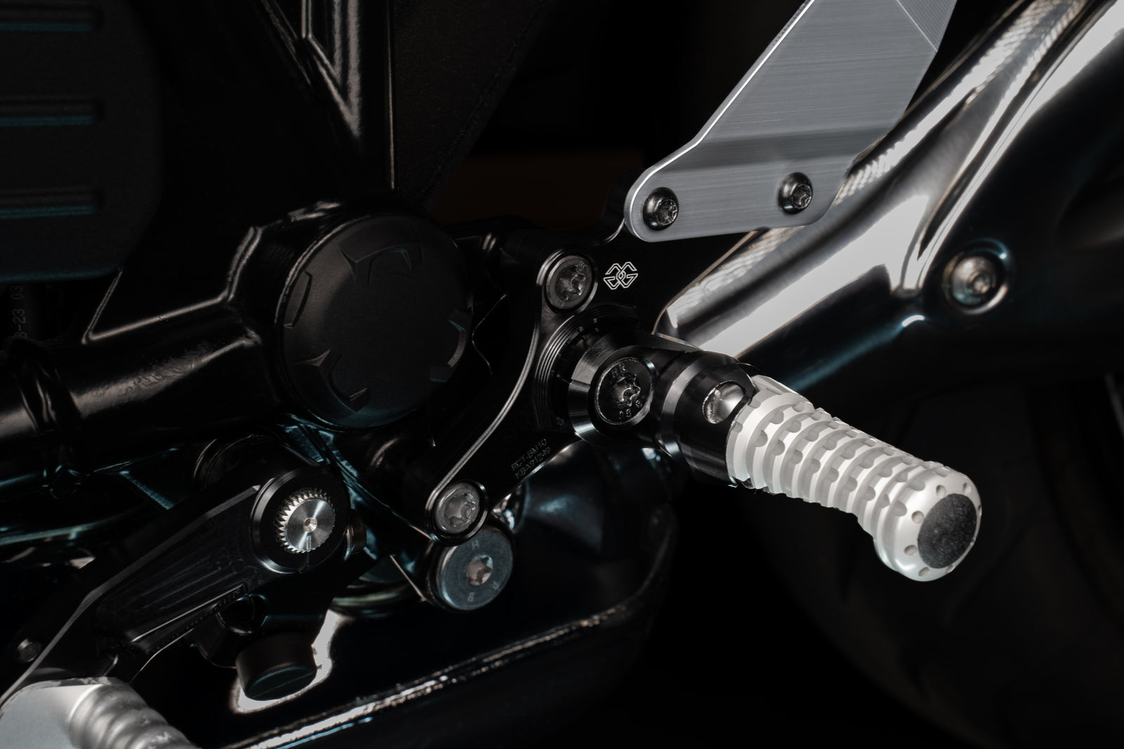 Gilles Tooling Footrest System RCT10GT BM10 Black-Silver
