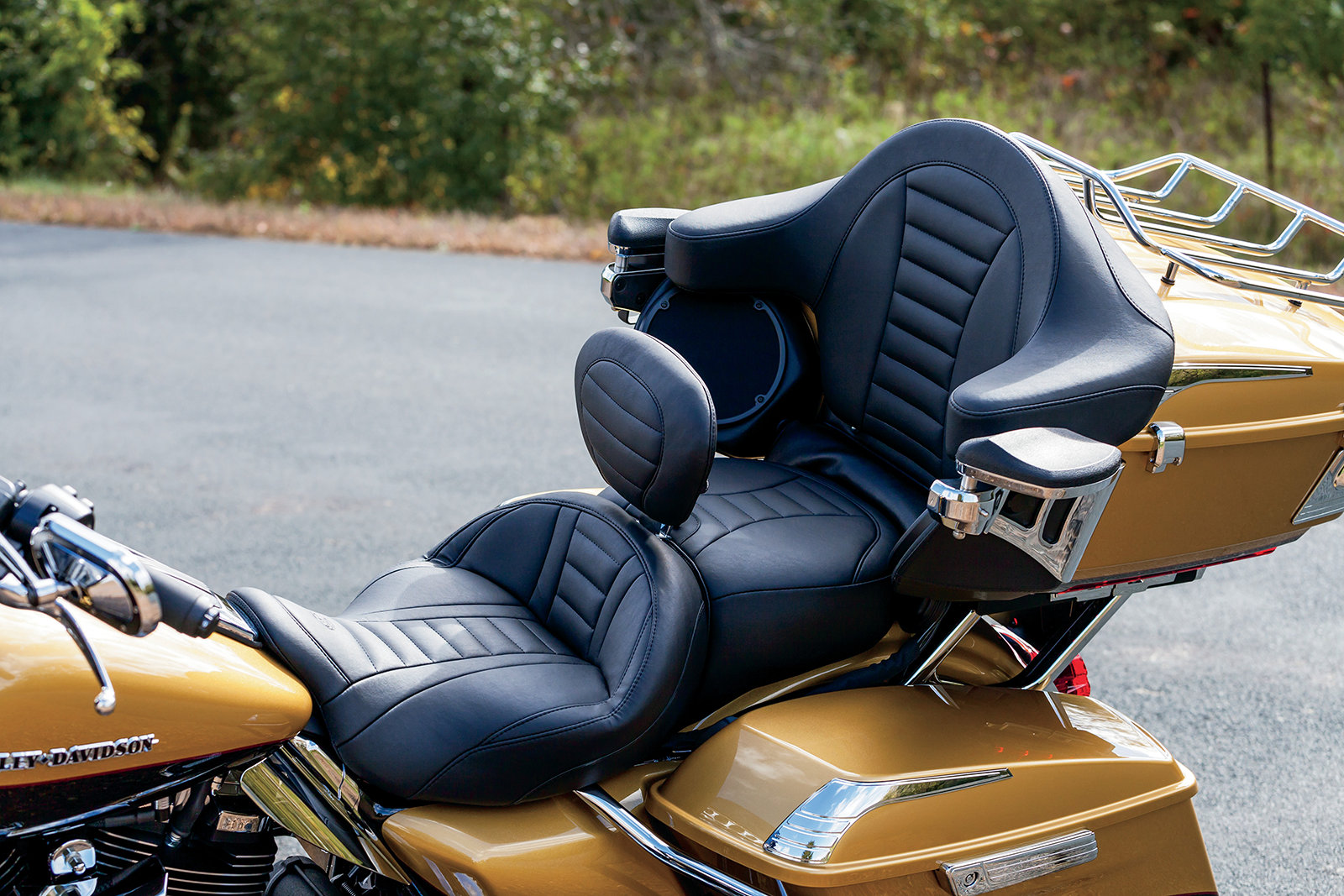 Mustang Deluxe Touring Seat - FL '08-'25