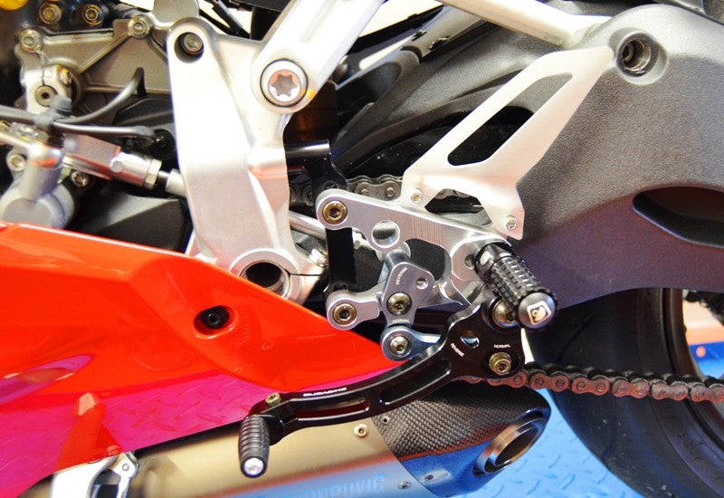 Ducabike DBK PR119903 Adjustable Rearset SBK Panigale - BLACK-SILVER