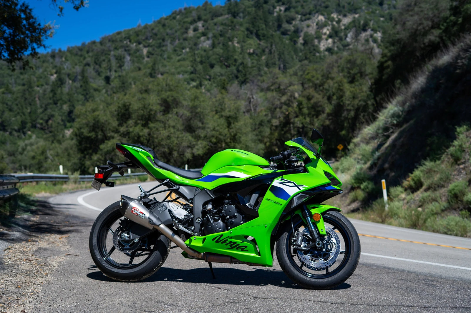 Yoshimura ZX-6R 2019-26 AT2 Stainless 3/4 Exhaust, W/ Stainless Muffler