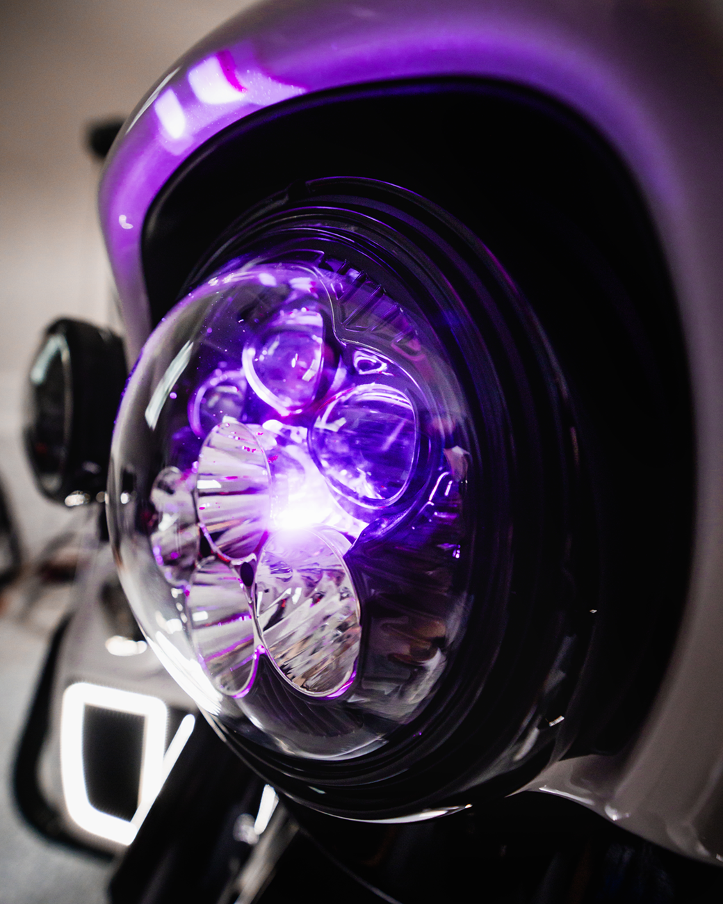 Custom Dynamics Headlight - Shark Demon® - LED - Color Changing