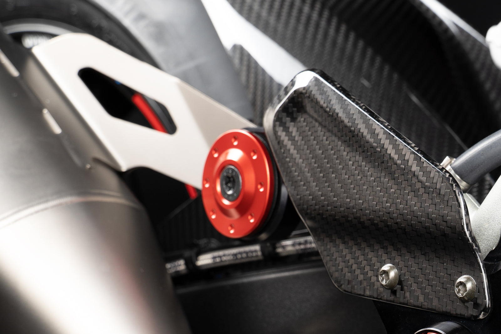 Gilles Tooling Exhaust Bracket Cover Kit Red