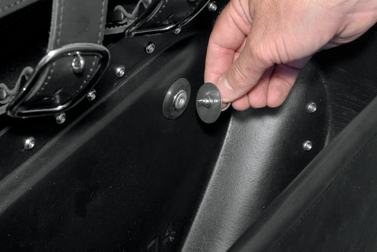 Saddlemen Drifter Rigid Slant Saddlebag
